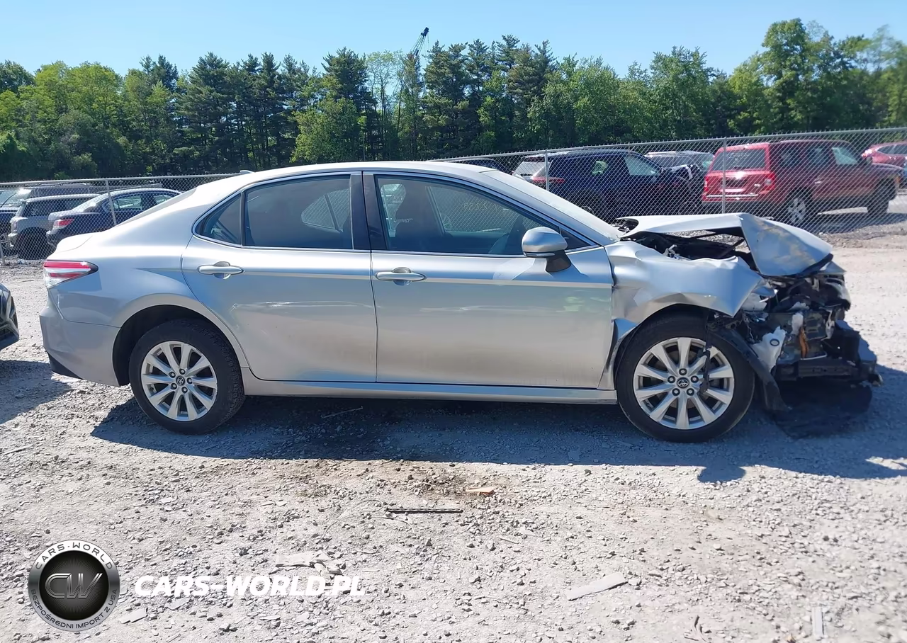 2019 Toyota Camry Le VIN:4T1B11HK7KU813392 - 13