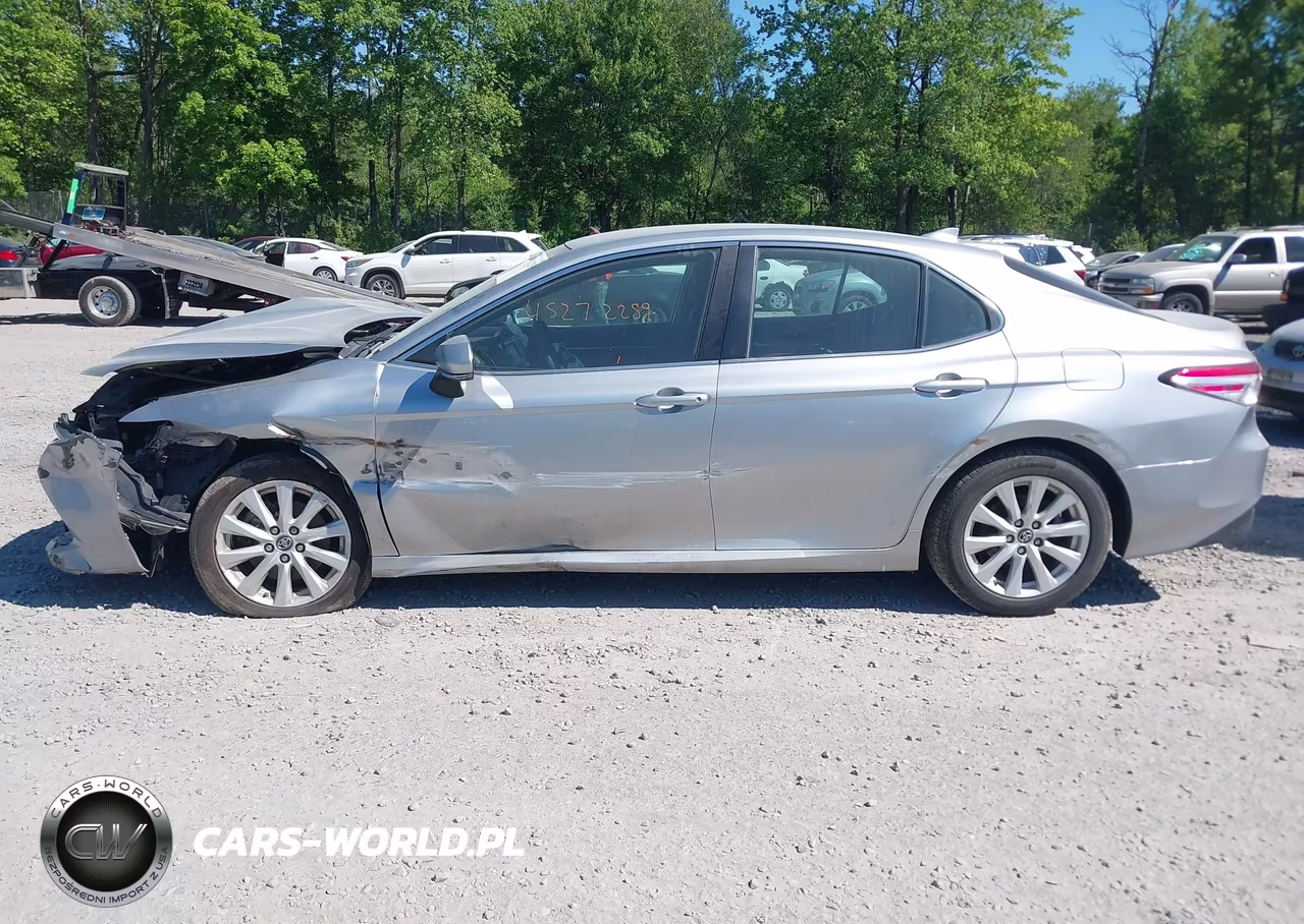 2019 Toyota Camry Le VIN:4T1B11HK7KU813392 - 14