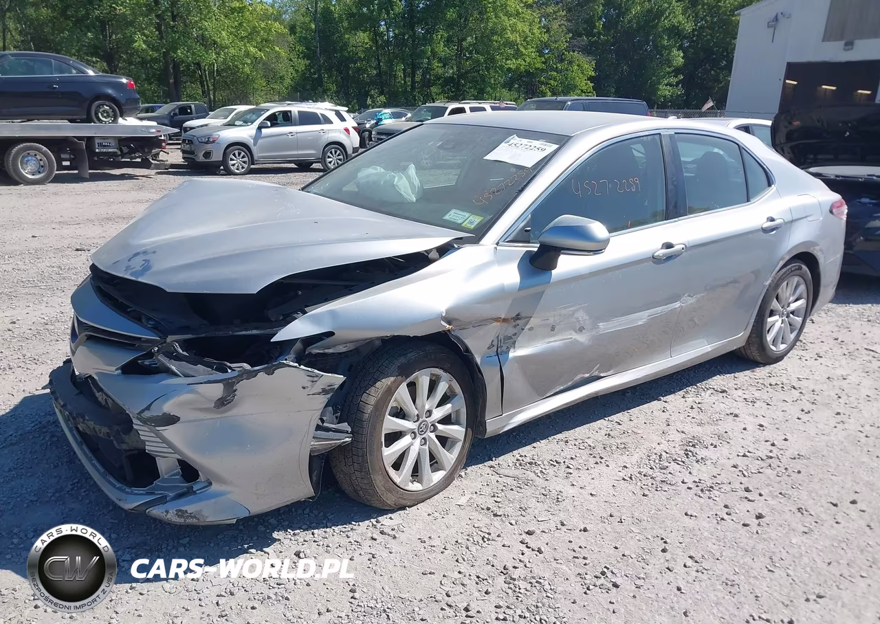 2019 Toyota Camry Le VIN:4T1B11HK7KU813392 - 2
