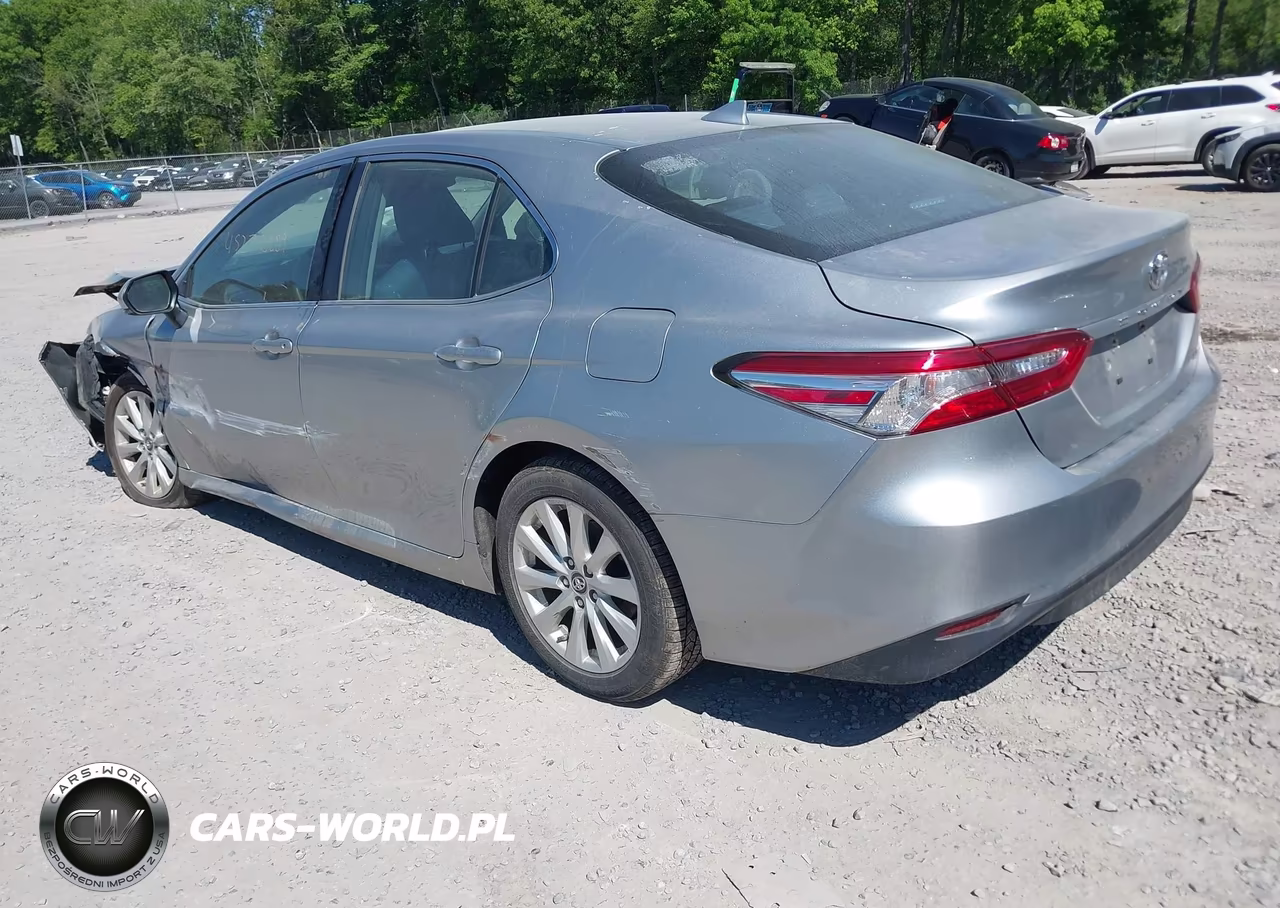 2019 Toyota Camry Le VIN:4T1B11HK7KU813392 - 3