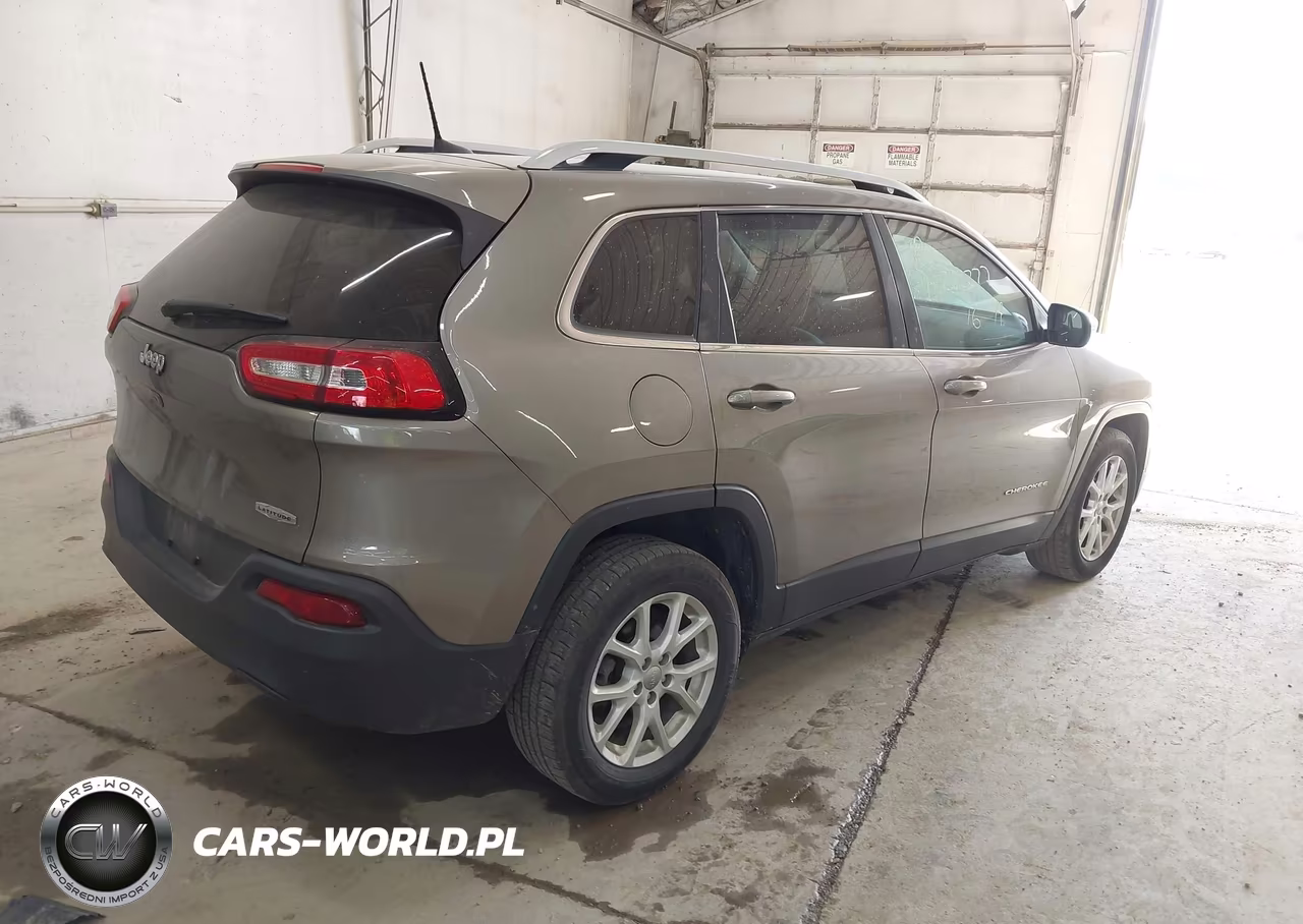 2016 Jeep Cherokee Latitude VIN:1C4PJLCB5GW234149 - 4
