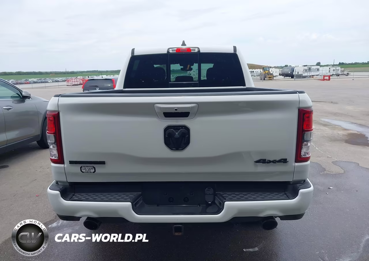 2020 Ram 1500 VIN:1C6SRFFT2LN182821 - 17