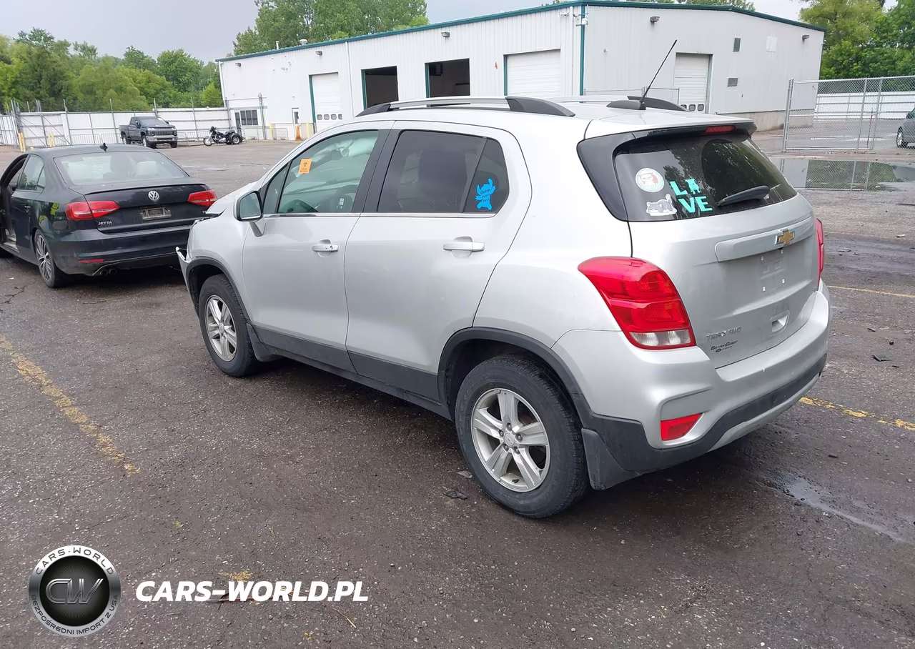 2020 Chevrolet Trax Awd Lt VIN:KL7CJPSB4LB334331 - 3
