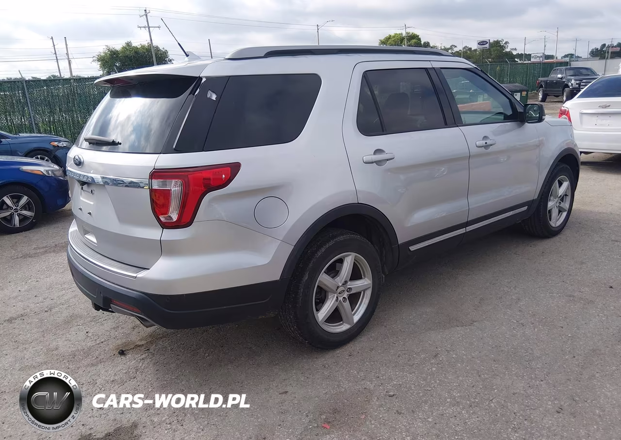2018 Ford Explorer Xlt VIN:1FM5K7D80JGC85991 - 4