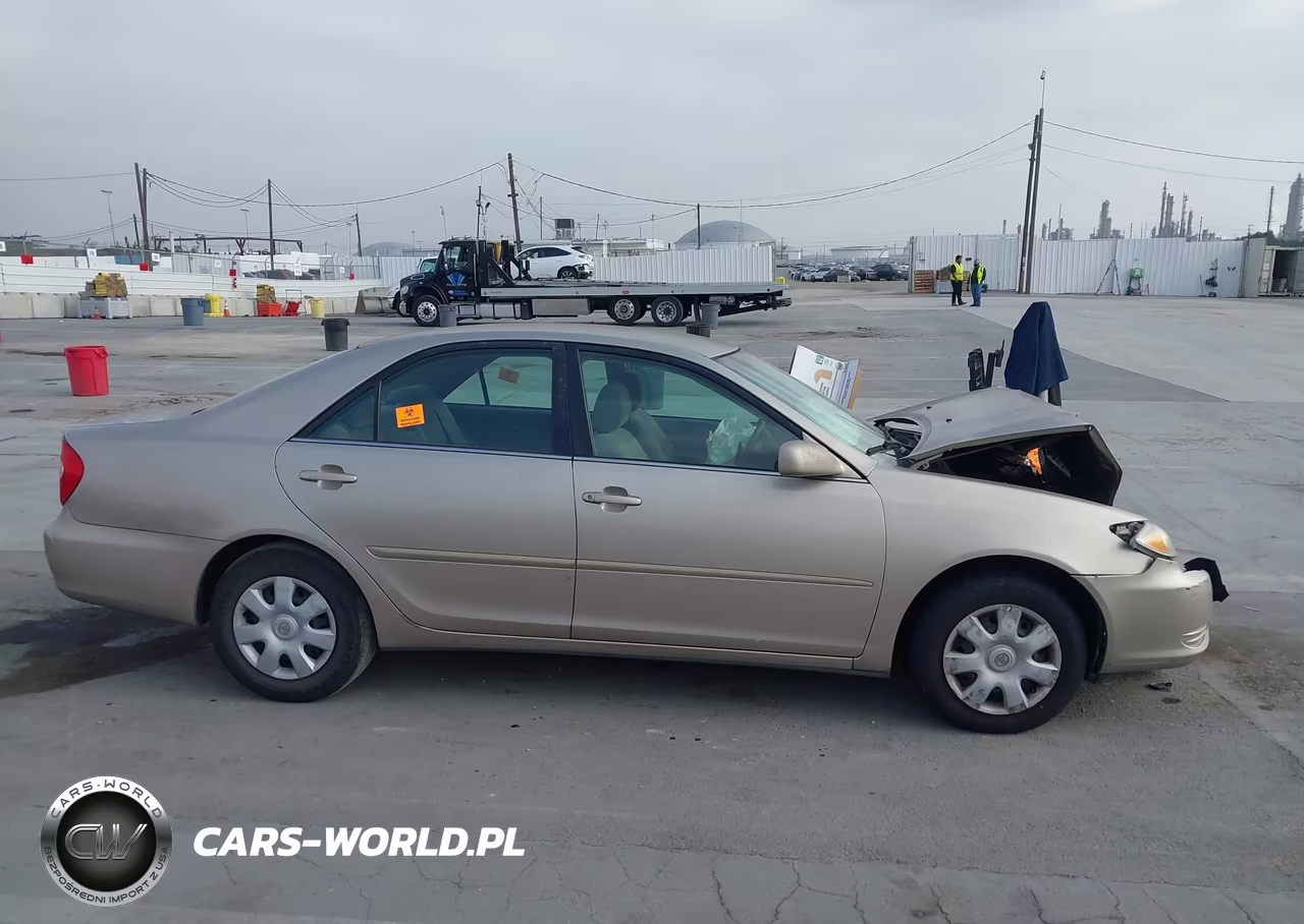 2003 Toyota Camry Le VIN:4T1BE32K13U167471 - 12