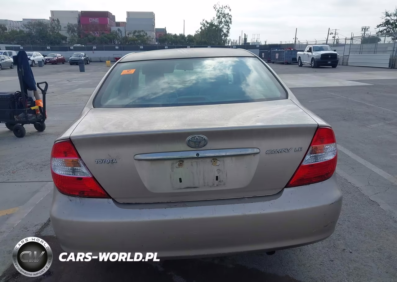2003 Toyota Camry Le VIN:4T1BE32K13U167471 - 15