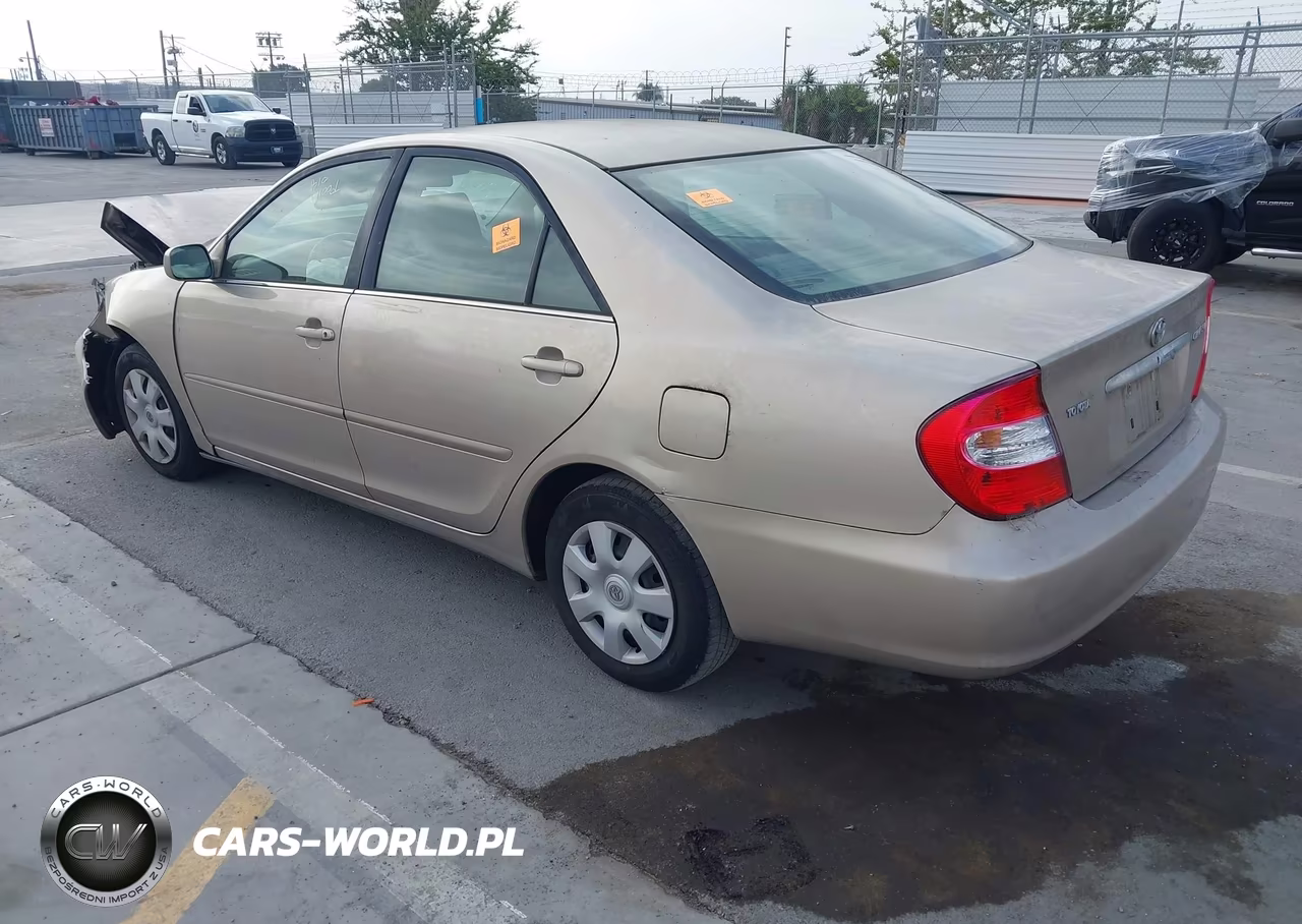 2003 Toyota Camry Le VIN:4T1BE32K13U167471 - 3