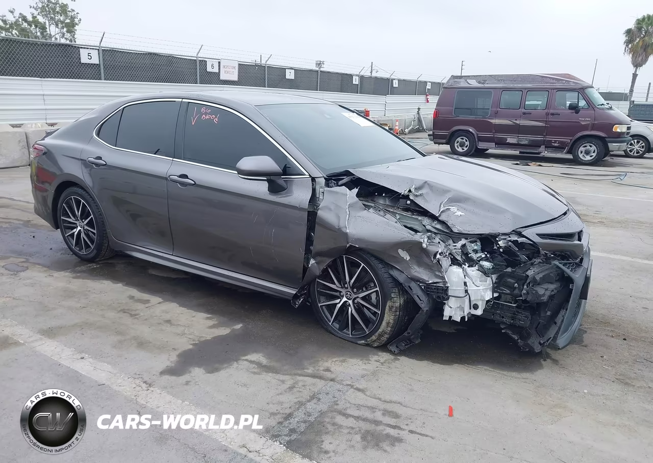 2024 Toyota Camry Se – zdjęcie 1 z 17