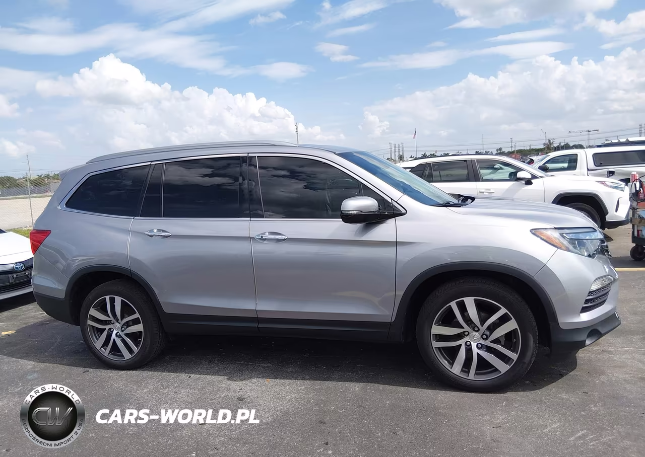2017 Honda Pilot Elite VIN:5FNYF6H00HB047261 - 13