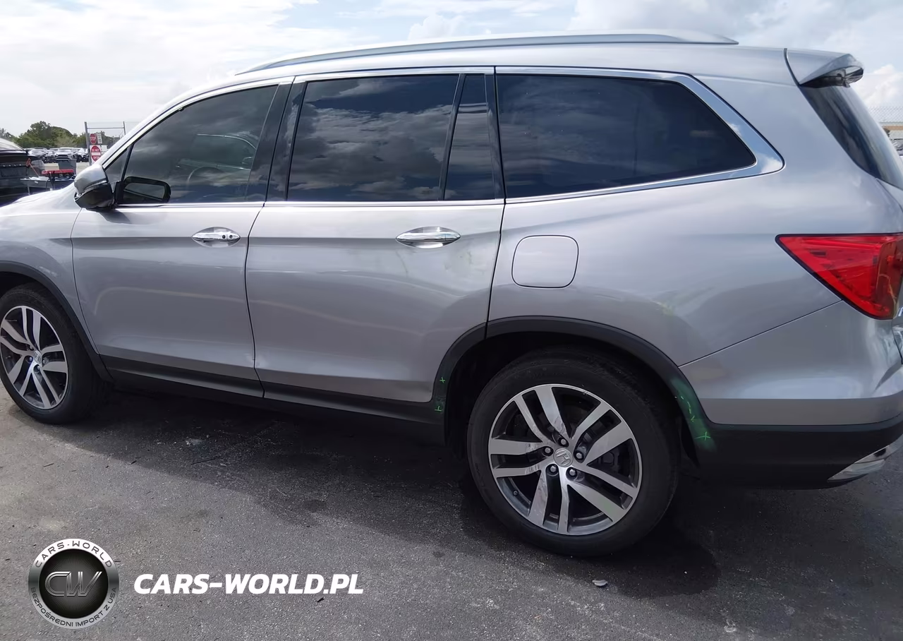 2017 Honda Pilot Elite VIN:5FNYF6H00HB047261 - 6