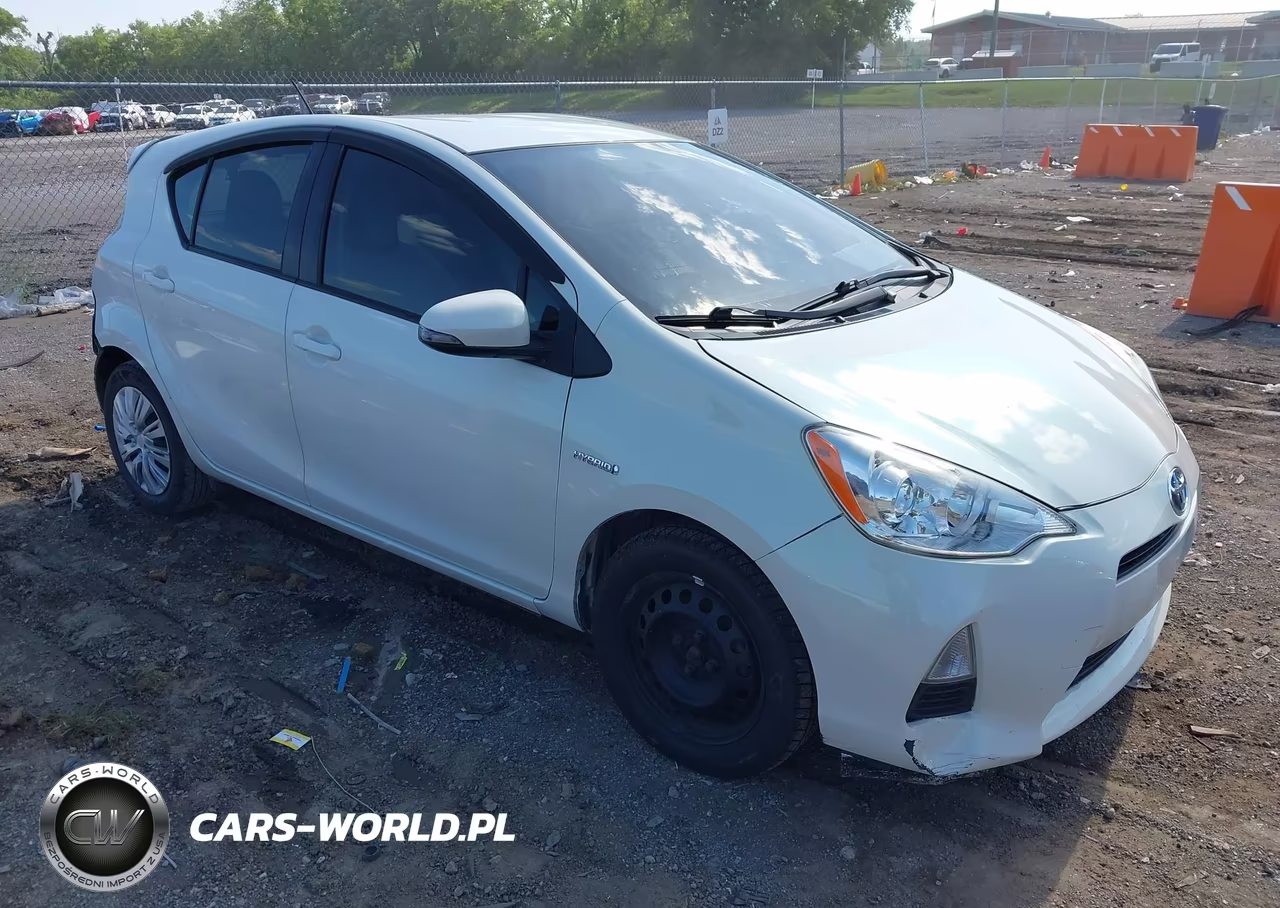 2014 Toyota Prius C One – zdjęcie 1 z 17