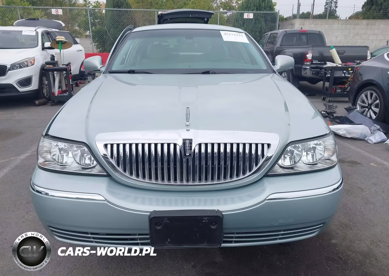 2007 Lincoln Town Car Signature VIN:1LNHM81W97Y635217 - 13