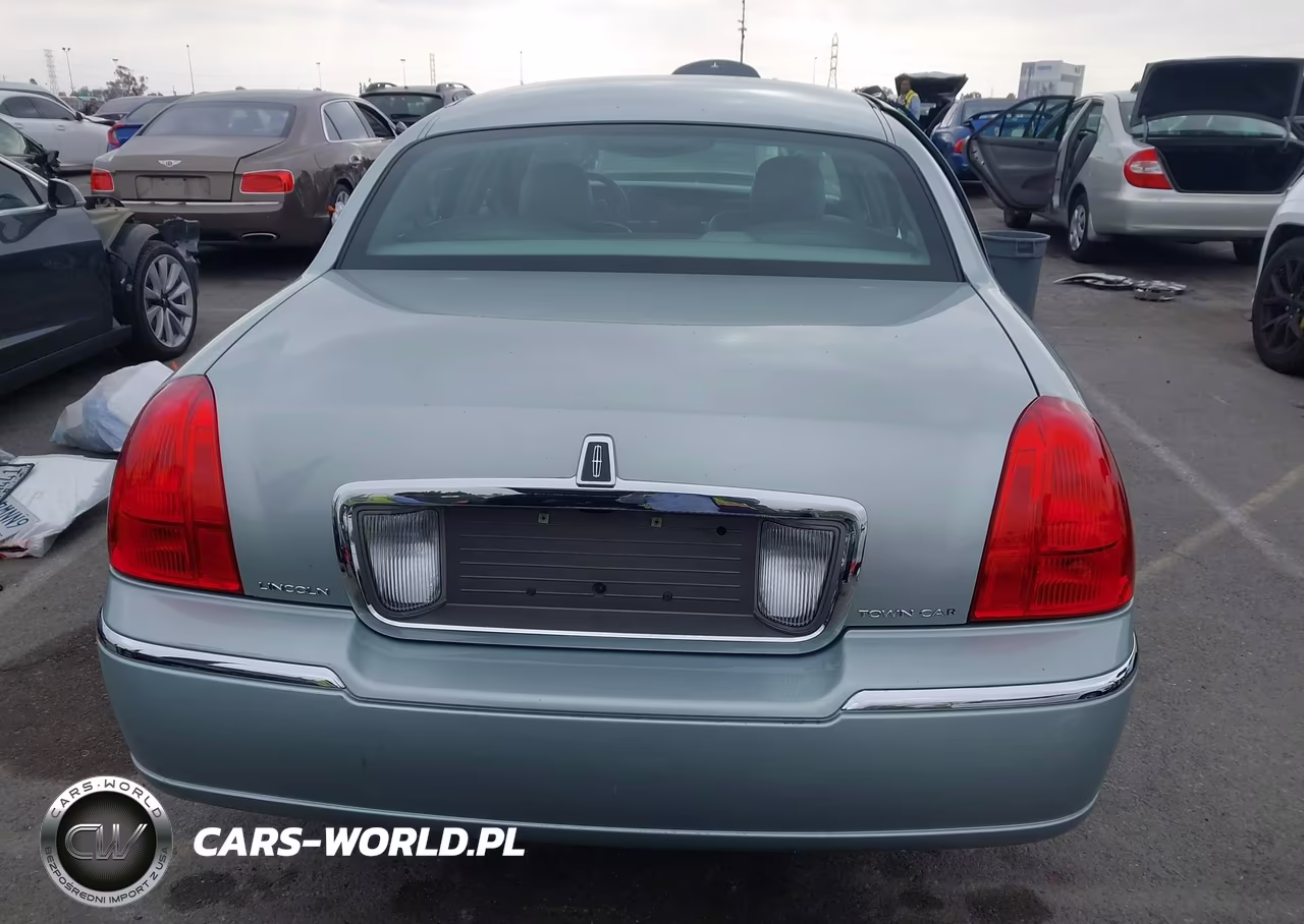 2007 Lincoln Town Car Signature VIN:1LNHM81W97Y635217 - 17