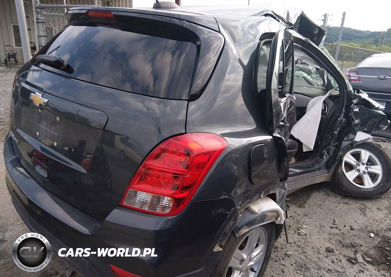 2019 Chevrolet Trax Ls VIN:3GNCJNSB4KL173796 - 4