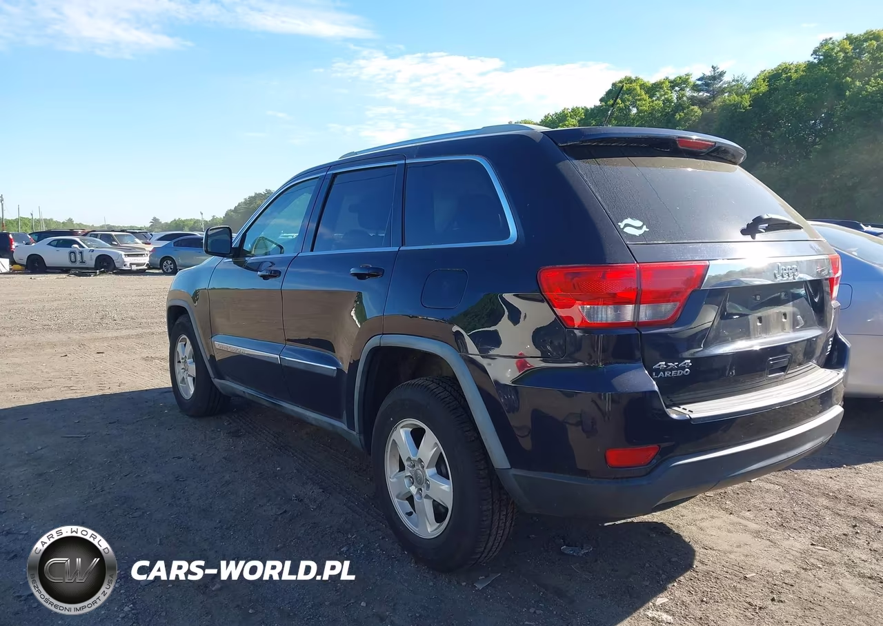 2011 Jeep Grand Cherokee Laredo VIN:1J4RR4GG5BC596824 - 3