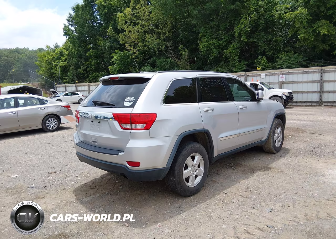 2013 Jeep Grand Cherokee Laredo VIN:1C4RJEAG2DC533713 - 4