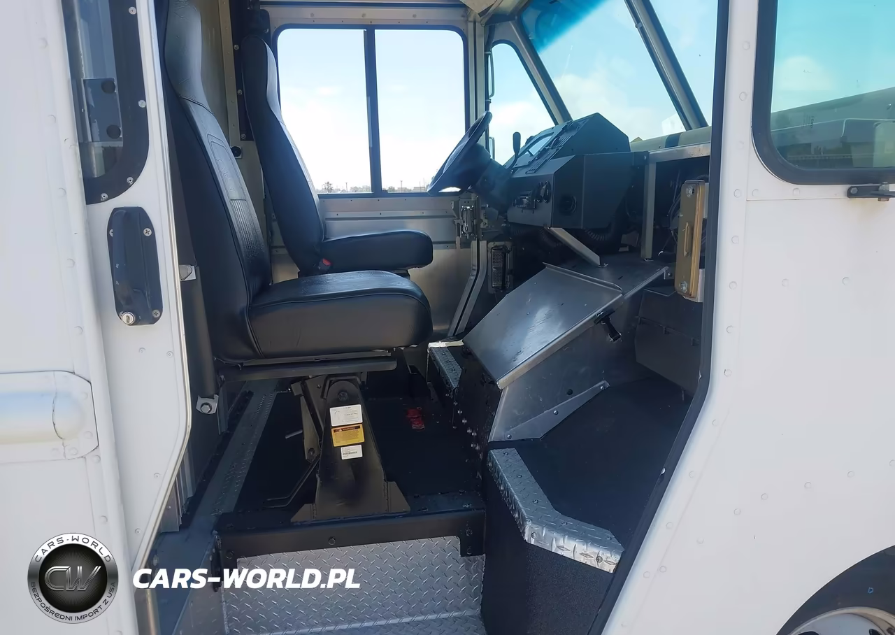 2017 Ford E-350 Stripped VIN:1FC3E3KS4HDC67466 - 5