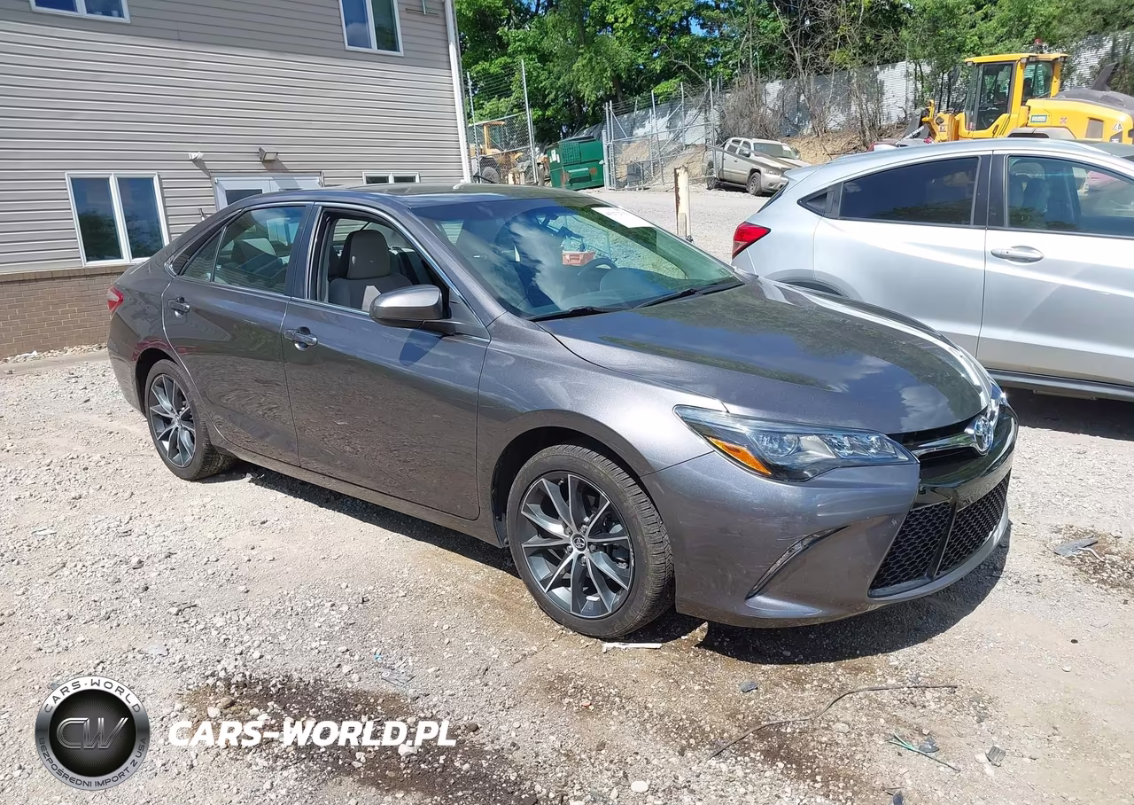 2016 Toyota Camry Xse V6 – zdjęcie 1 z 16