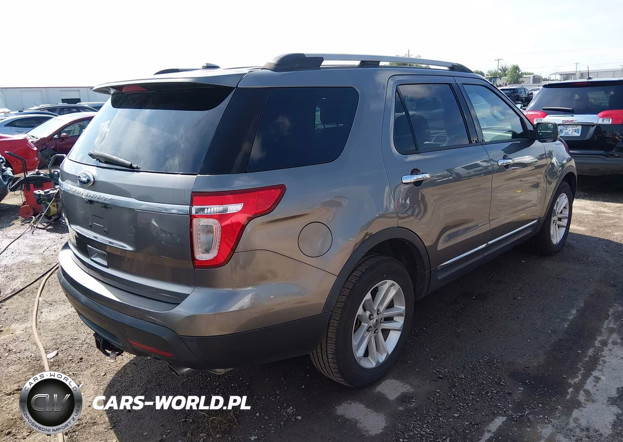 2011 Ford Explorer Xlt VIN:1FMHK7D86BGA87379 - 4
