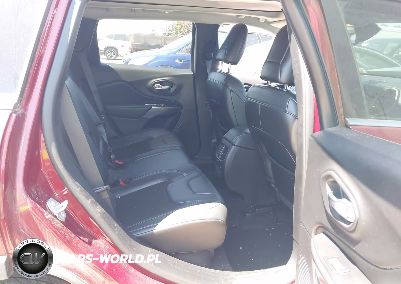 2020 Jeep Cherokee Latitude Plus 4X4 VIN:1C4PJMLB0LD623289 - 8