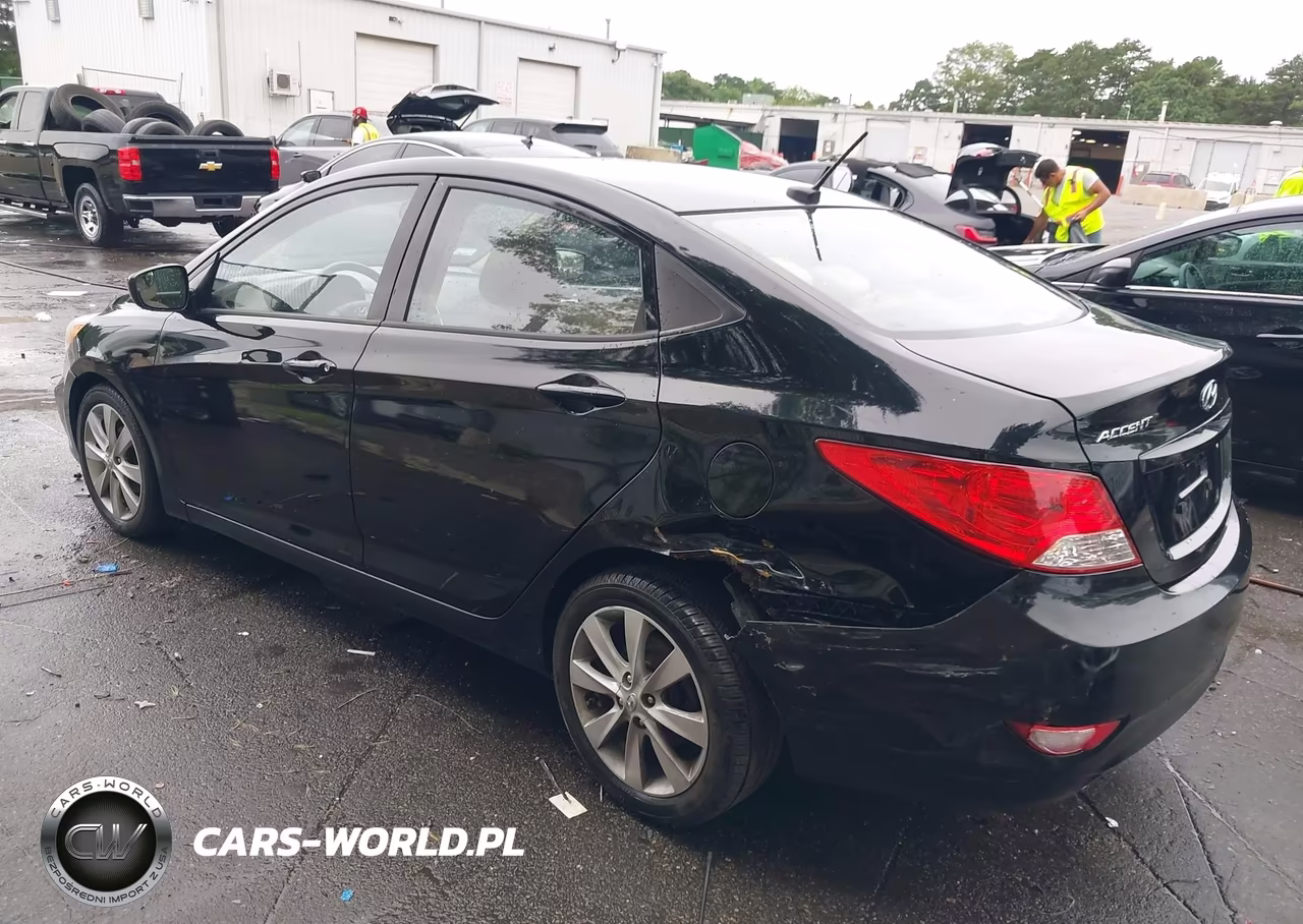 2014 Hyundai Accent Gls VIN:KMHCU4AE7EU775779 - 3
