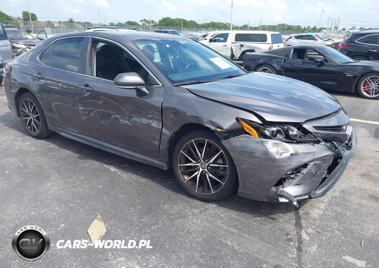 2022 Toyota Camry Se – zdjęcie 1 z 16