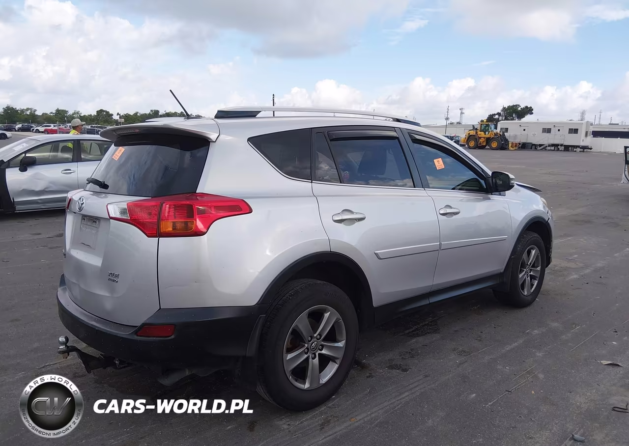 2015 Toyota Rav4 Xle VIN:JTMRFREV9FD159681 - 4