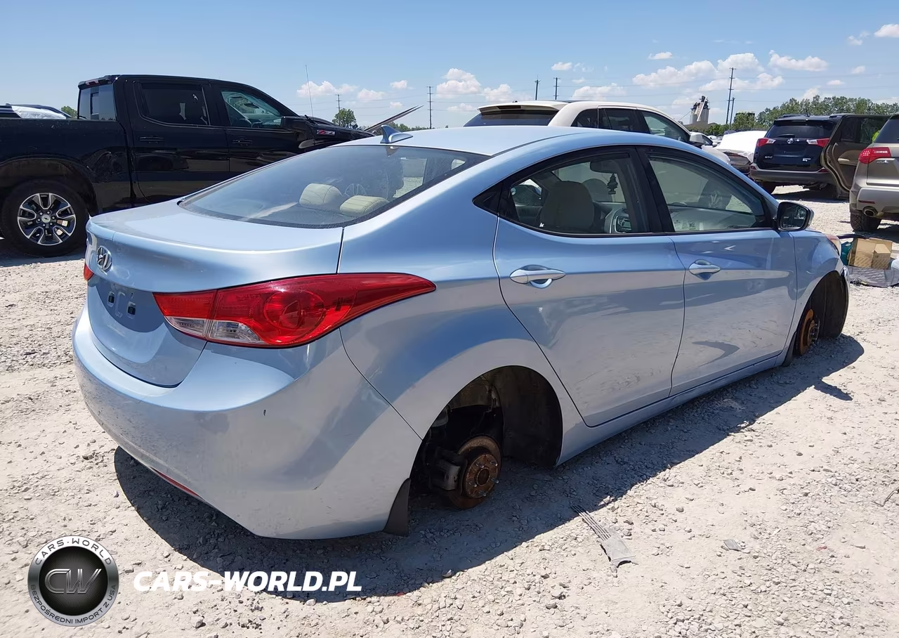 2013 Hyundai Elantra Gls VIN:KMHDH4AE6DU610636 - 4