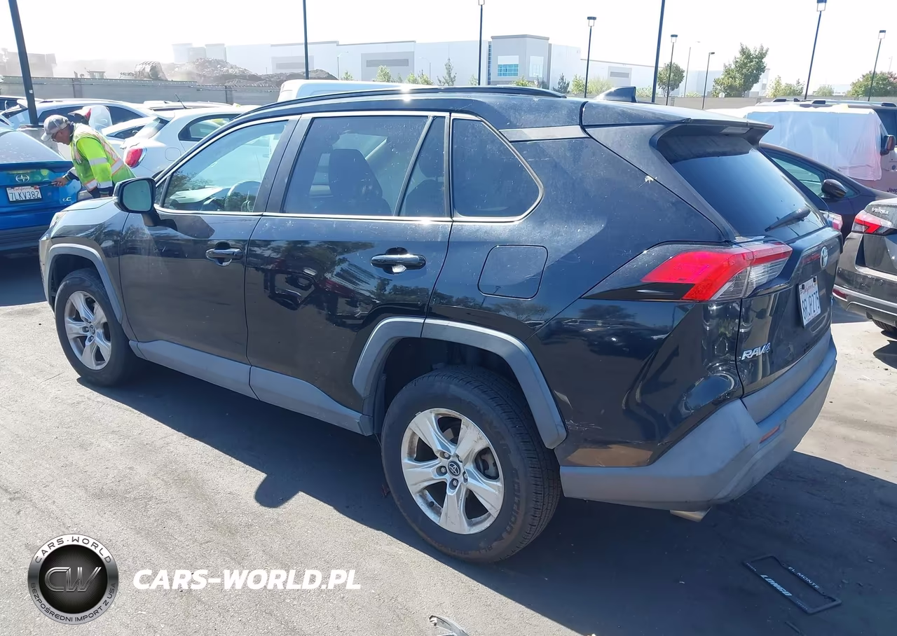 2020 Toyota Rav4 Xle VIN:2T3P1RFV4LC093044 - 3