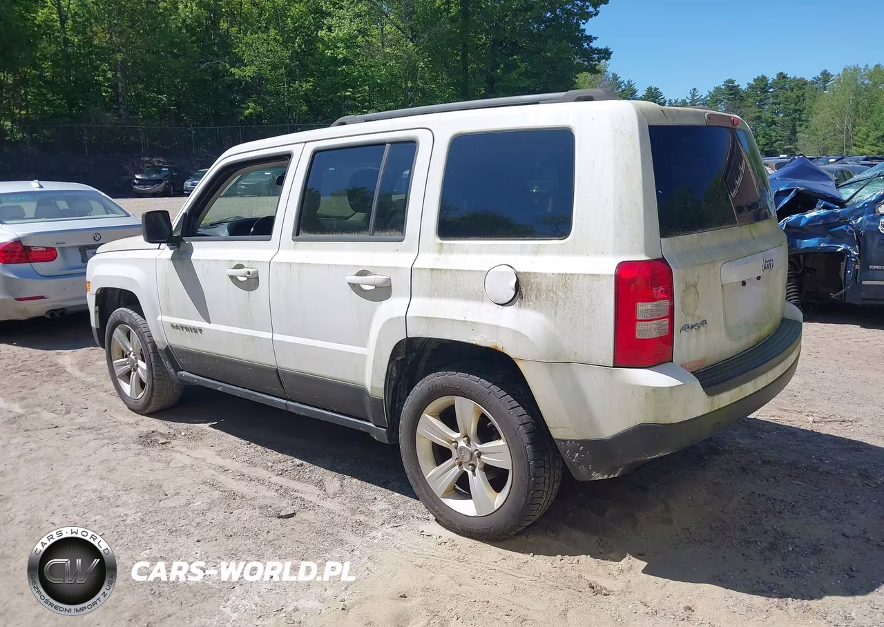 2012 Jeep Patriot Latitude VIN:1C4NJRFBXCD718233 - 3