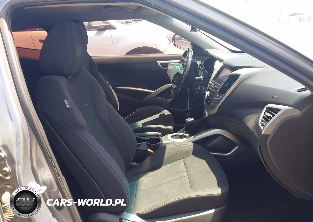2017 Hyundai Veloster VIN:KMHTC6AD1HU307394 - 5