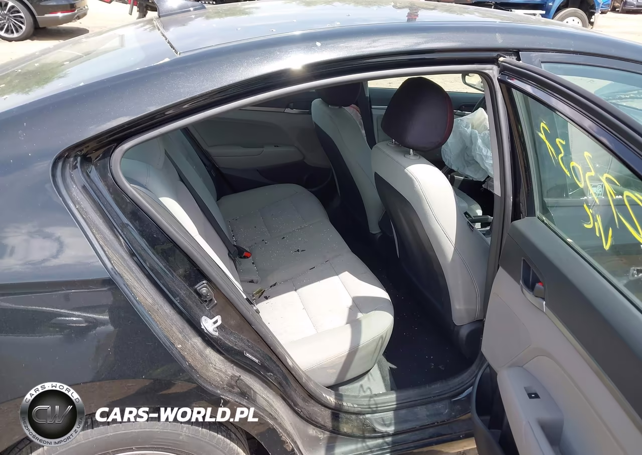 2017 Hyundai Elantra Se VIN:5NPD84LF5HH051218 - 8