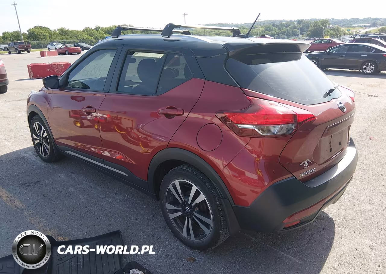 2019 Nissan Kicks Sr VIN:3N1CP5CU2KL535490 - 3