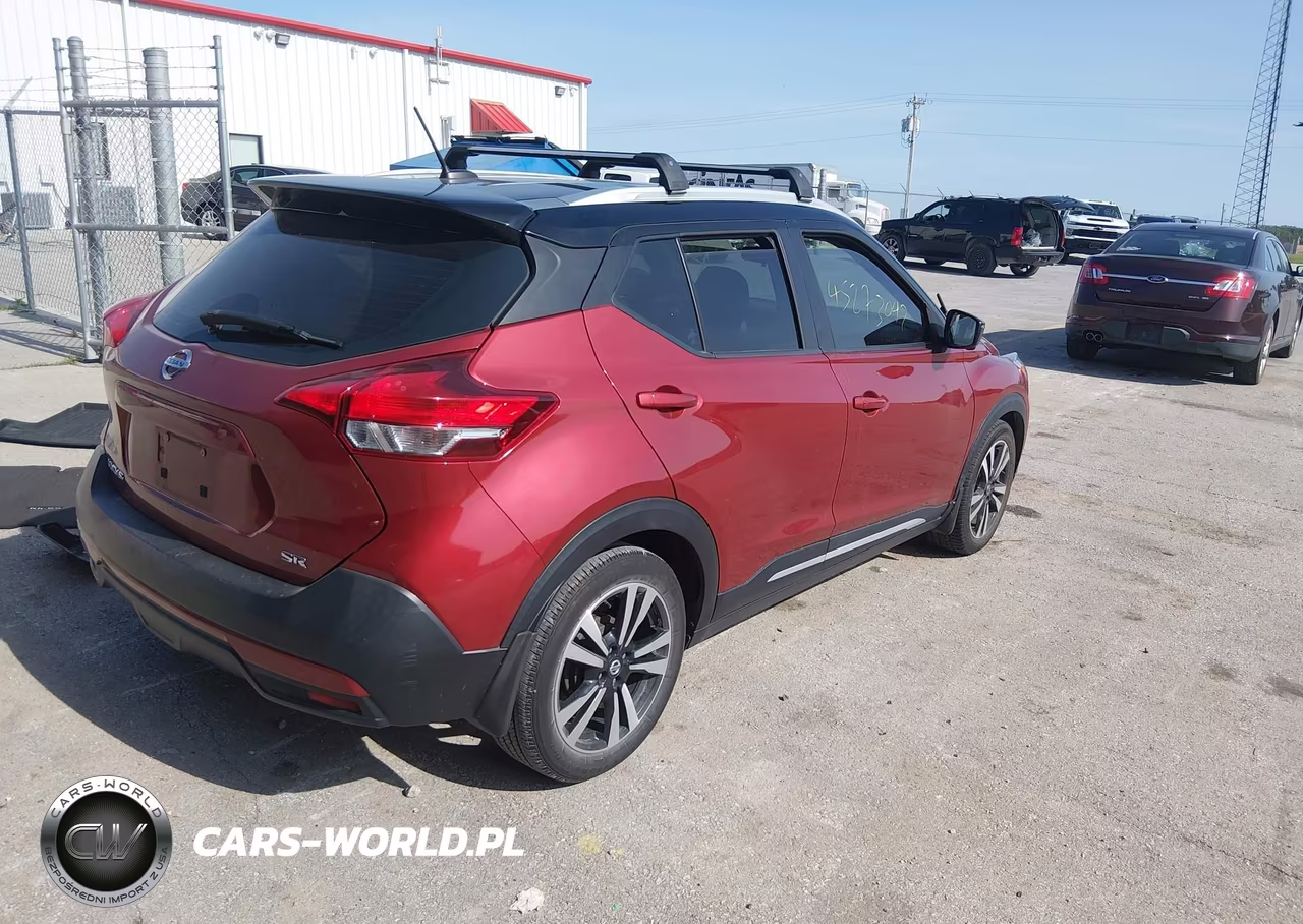 2019 Nissan Kicks Sr VIN:3N1CP5CU2KL535490 - 4
