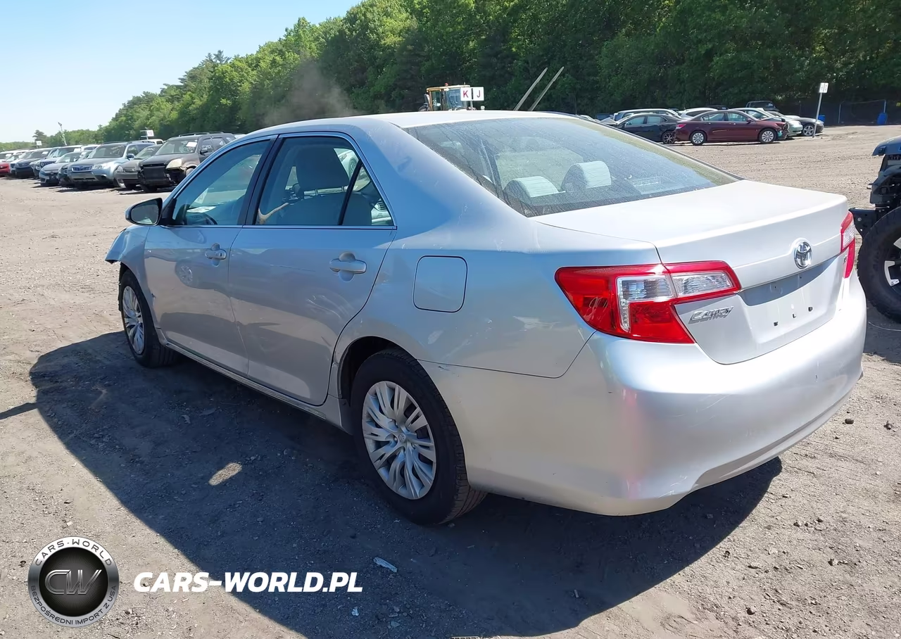 2013 Toyota Camry Le VIN:4T4BF1FK5DR292332 - 3