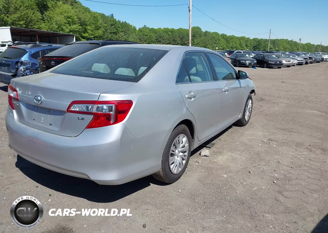 2013 Toyota Camry Le VIN:4T4BF1FK5DR292332 - 4