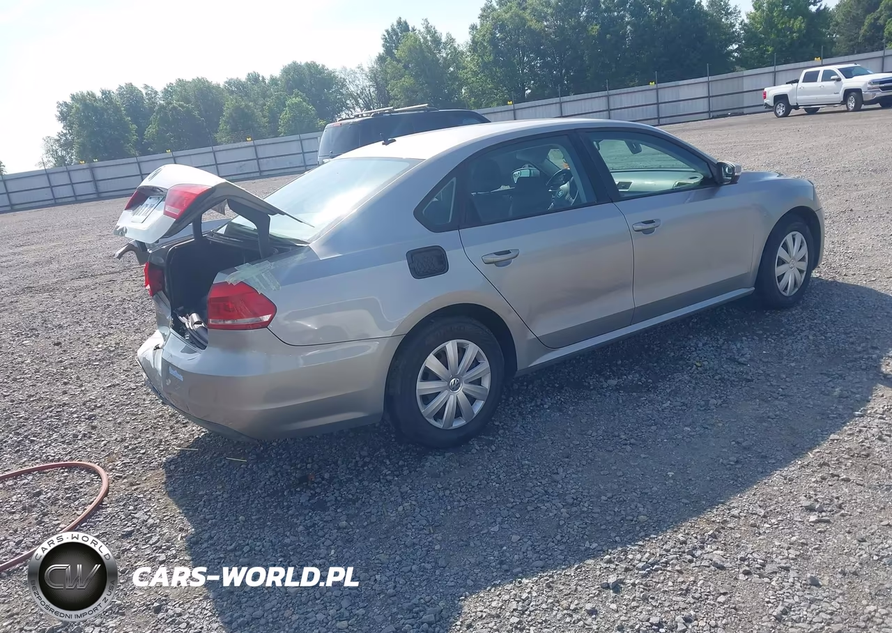 2013 Volkswagen Passat 2.5L S VIN:1VWAP7A30DC041618 - 4