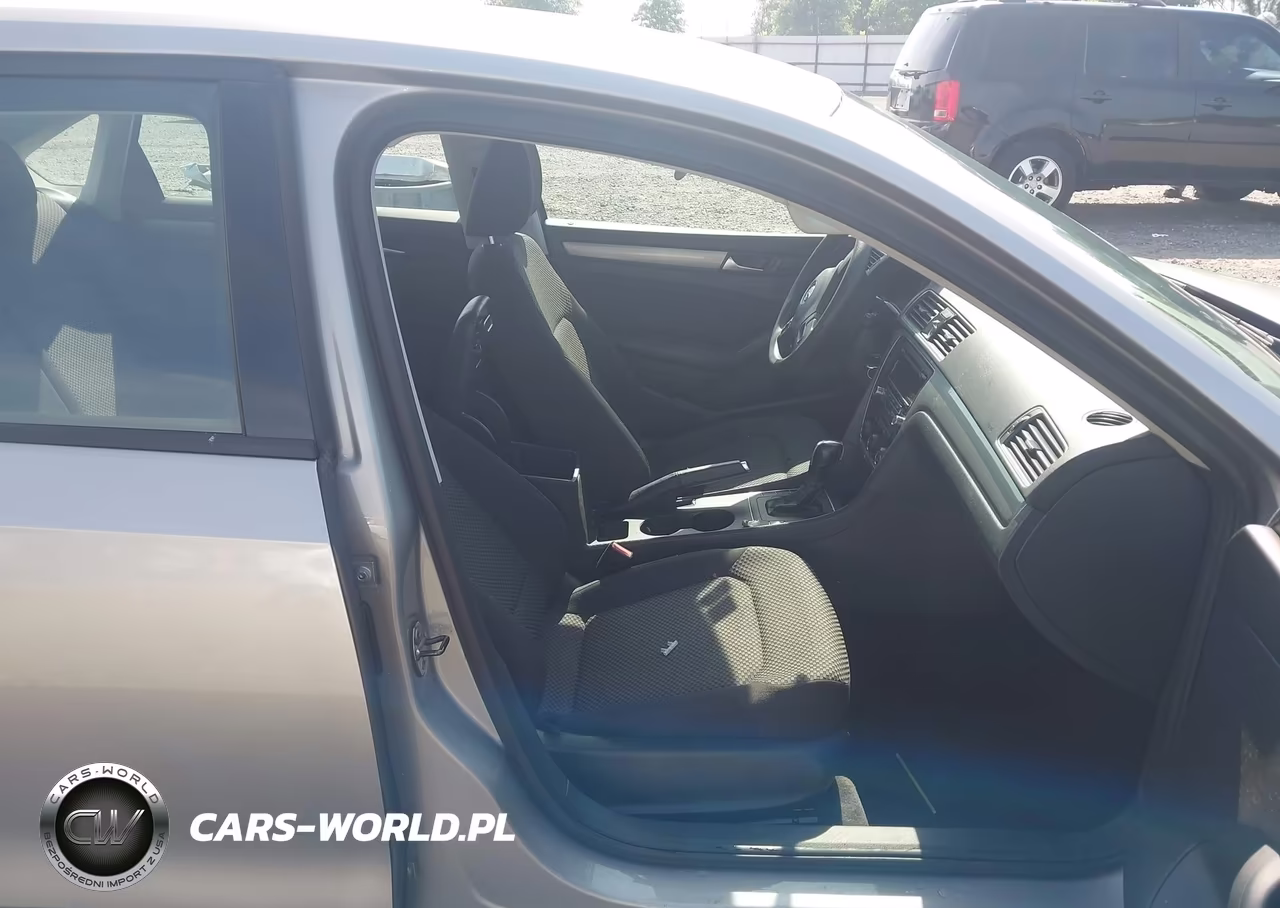 2013 Volkswagen Passat 2.5L S VIN:1VWAP7A30DC041618 - 5