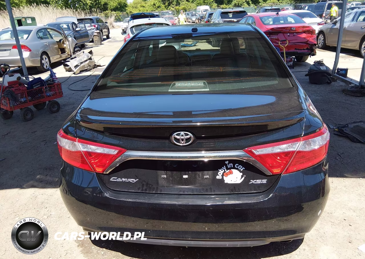 2015 Toyota Camry Xse VIN:4T1BF1FK3FU901026 - 16