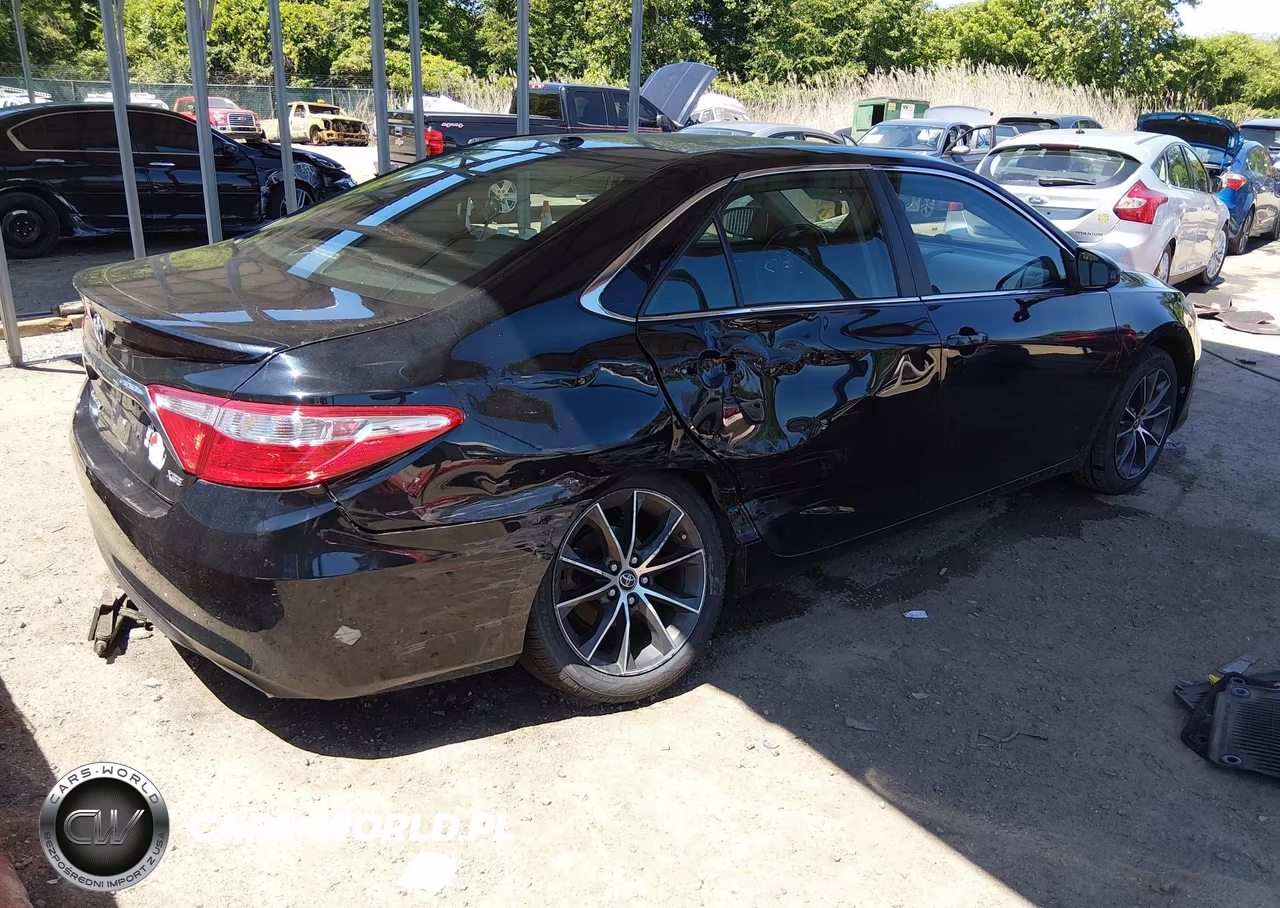 2015 Toyota Camry Xse VIN:4T1BF1FK3FU901026 - 4