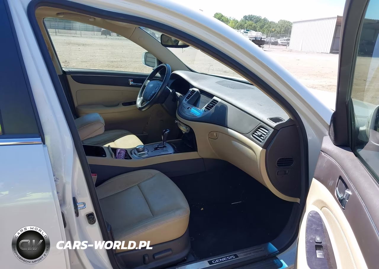 2011 Hyundai Genesis 4.6 VIN:KMHGC4DF3BU130762 - 5