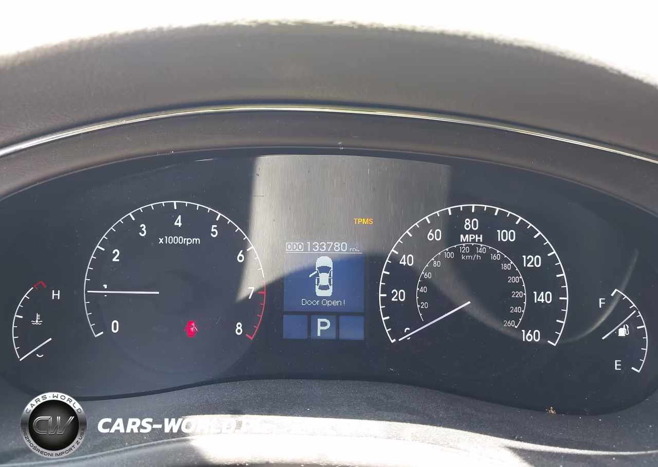 2011 Hyundai Genesis 4.6 VIN:KMHGC4DF3BU130762 - 7