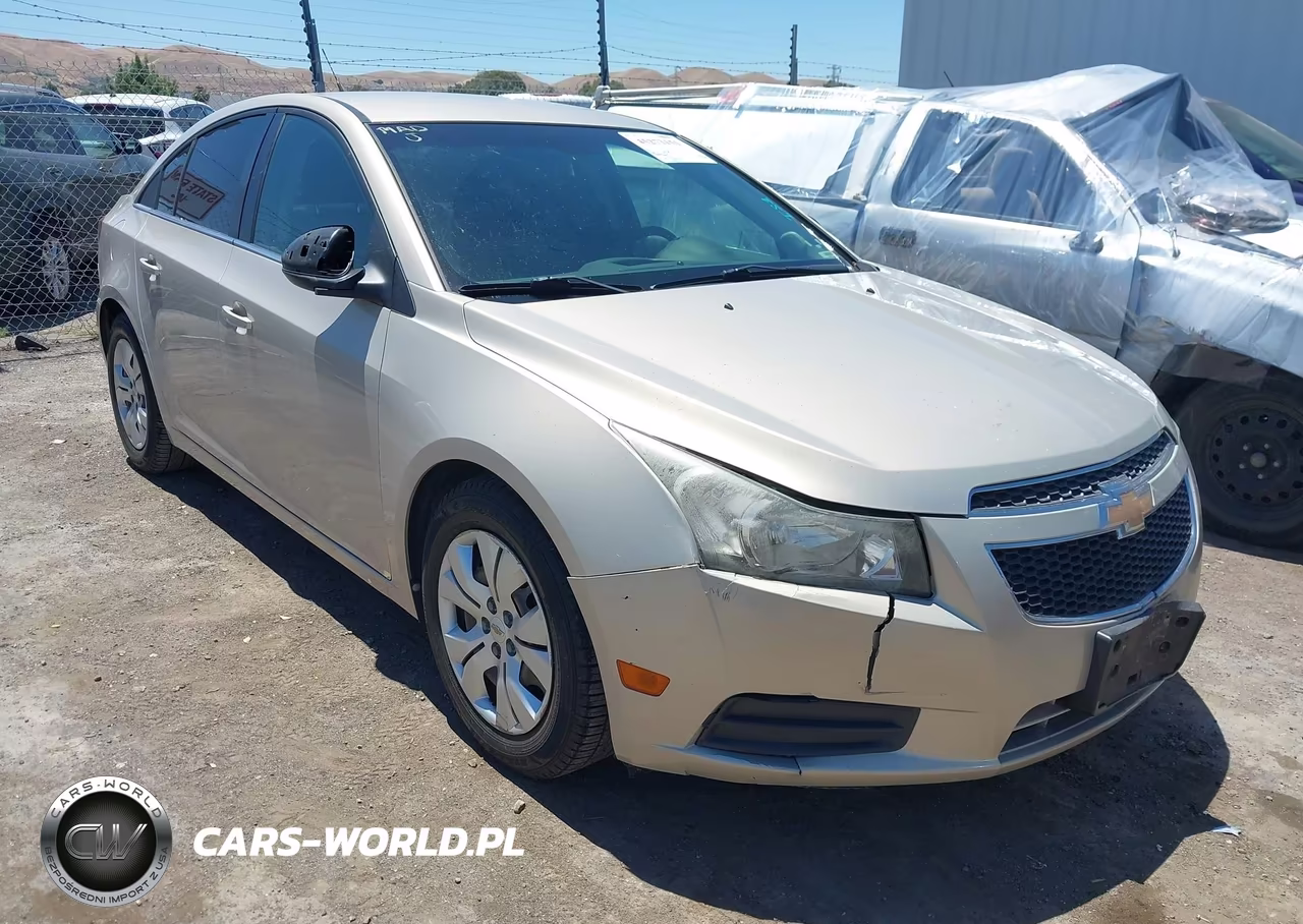 2012 Chevrolet Cruze Ls – zdjęcie 1 z 17