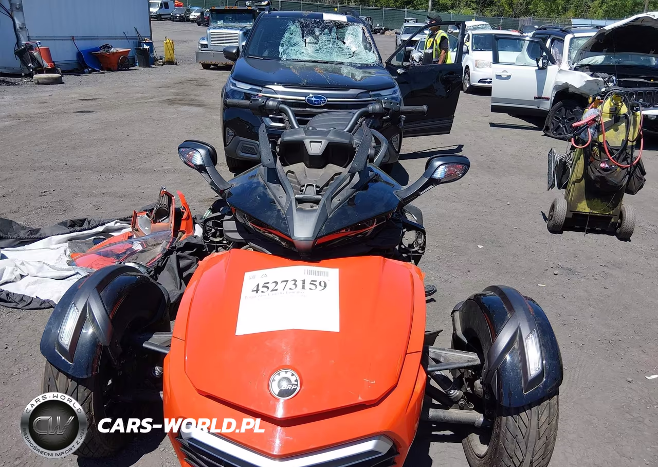 2015 Can-Am Spyder Roadster F3-F3-S VIN:2BXRDDD27FV000789 - 5