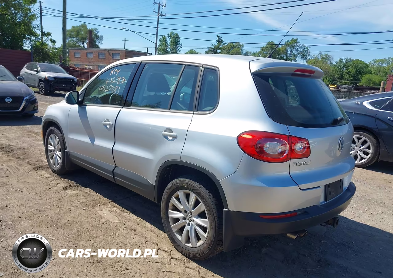 2010 Volkswagen Tiguan S VIN:WVGBV7AX0AW527870 - 3