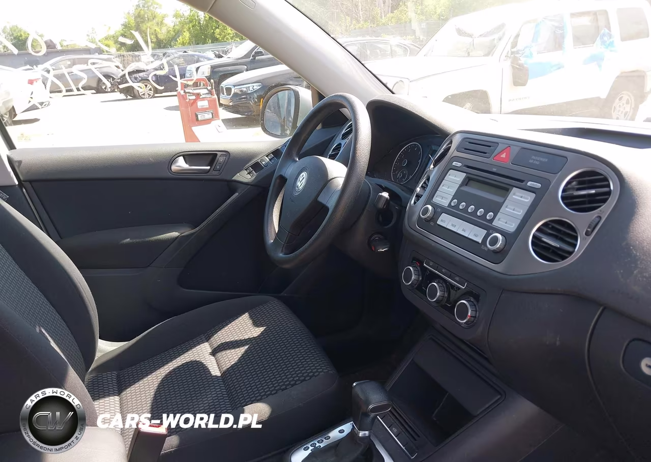 2010 Volkswagen Tiguan S VIN:WVGBV7AX0AW527870 - 5