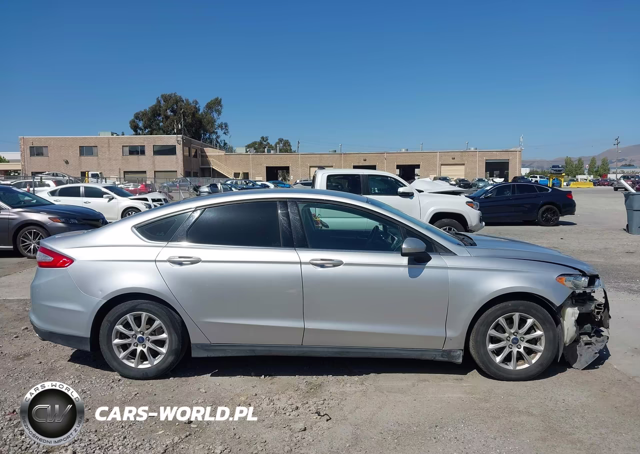 2015 Ford Fusion S VIN:3FA6P0G70FR115270 - 14