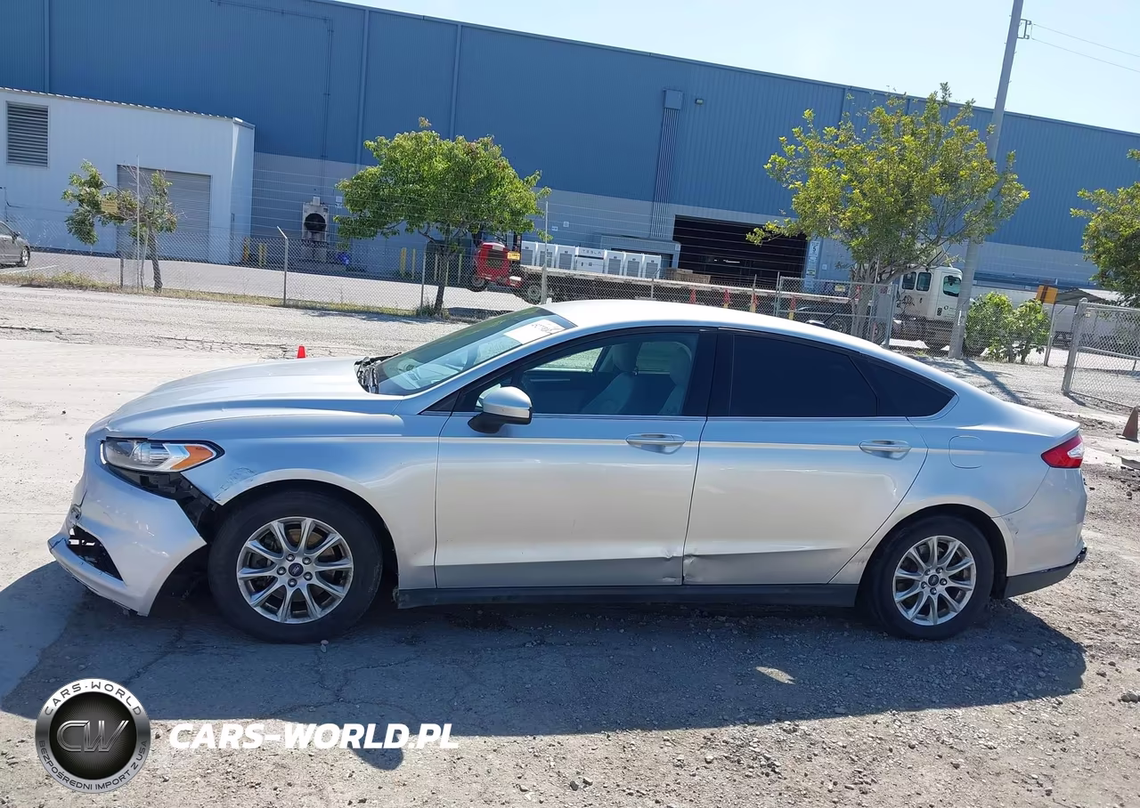 2015 Ford Fusion S VIN:3FA6P0G70FR115270 - 15
