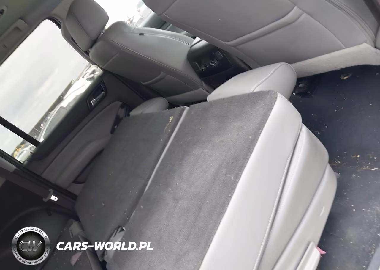 2019 Chevrolet Suburban Lt VIN:1GNSCHKC0KR387483 - 8