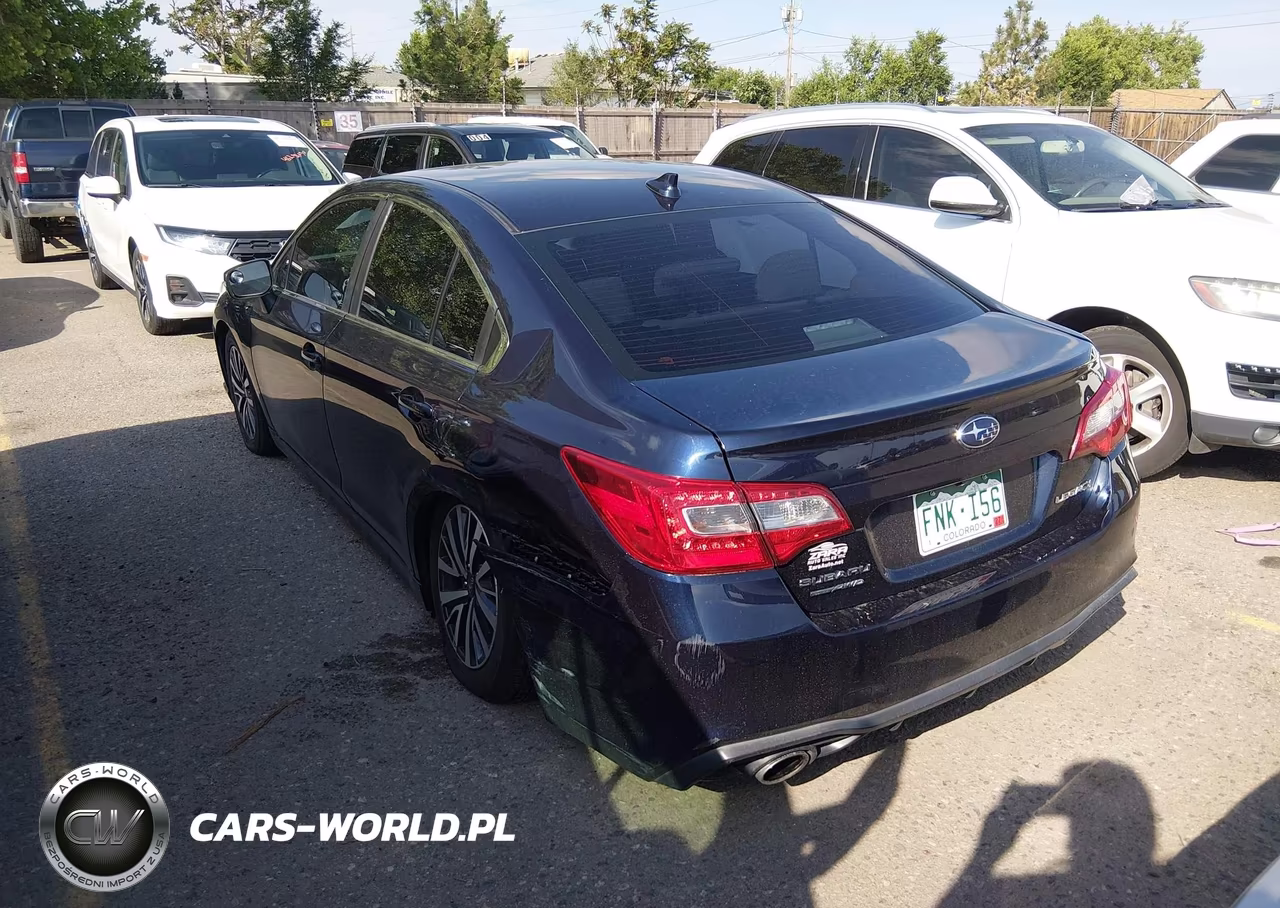2018 Subaru Legacy 2.5I Premium VIN:4S3BNAF6XJ3045779 - 3